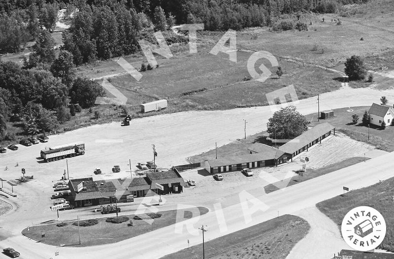 Greens Standard Service and Space Age Motel (M-46 Motel) - 1981